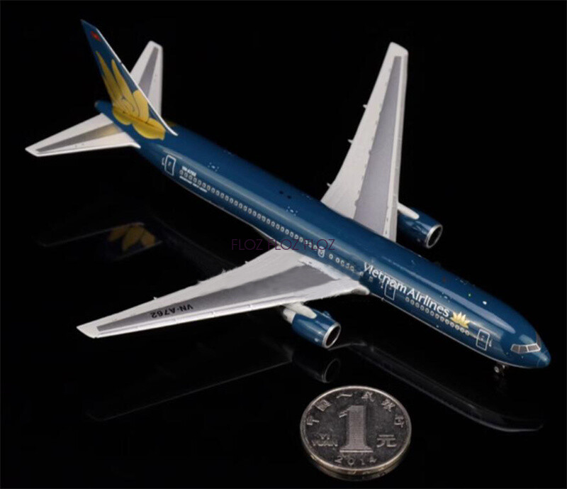 1/400  ベトナム航空　ボーイングＢ７６７－３００＆ターミナル　セット品 1/400 ベトナム航空 ボーイングB767－300＆ターミナル
