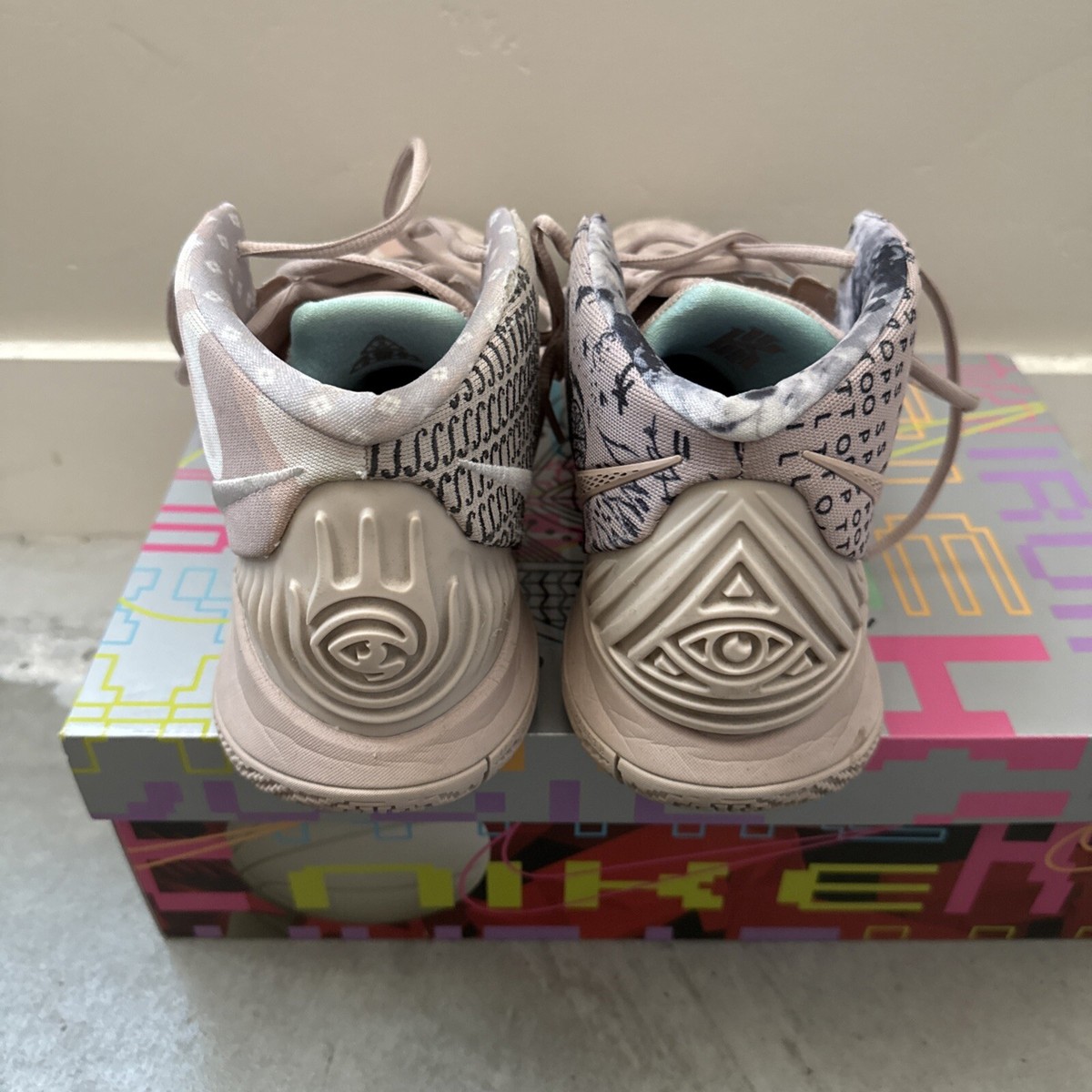 Nike KYBRID S2 “Fossil Stone” 25.5 us7.5 NIKE KYRIE KYBRID S2 USED SIZE 11.5 FOSSIL STONE GLACIER ICE