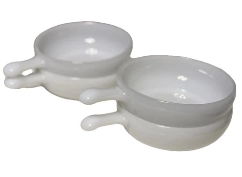 Vintage set of 4 White Milk Glass soup chili bowls With lug Handles Un-marked