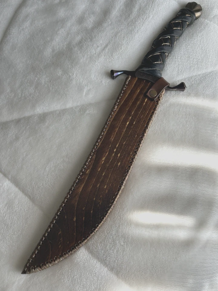 CUSTOM SABER DAGGER BY SABERSMITH USA w/WOOD SHEATH - Image 3 of 4