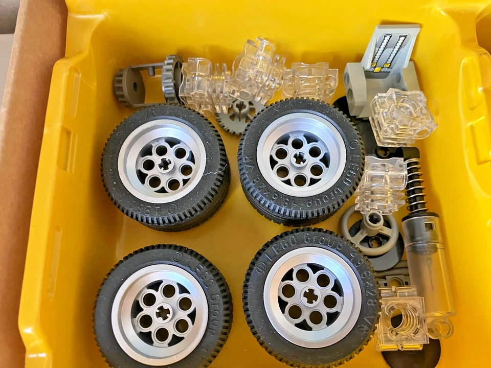 LEGO Technic 8445 Indy Storm / Formula 1 Racer, photo 2 of 5