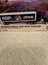 1991 USPS EXPRESS MAIL INTERNATIONAL 9300 SEMI TRACTOR TRAILER  1:64 Scale ERTL