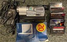 Sony CCD-TR818 8mm Hi8 Handycam Camcorder tested WORKS w/Batt charger AC