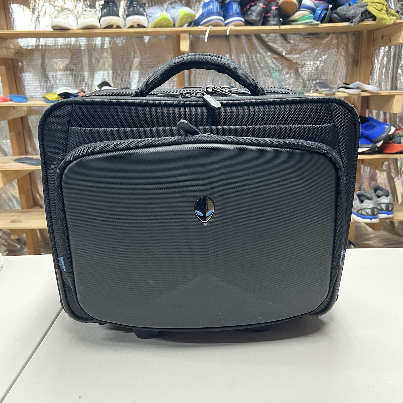 Vintage Alienware Vindicator Rolling Luggage Bag in Black La
