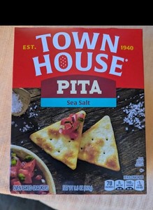 Town House Pita Sea Salt Oven Baked Crackers 9.5 oz Exp Oct 24 2026