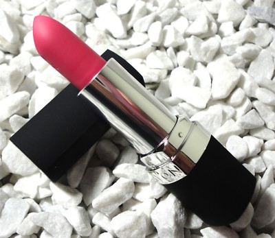 Avon TRUE COLOUR PERFECTLY MATTE Lippenstift Farbe Adoring Love Rose Matt Pflege