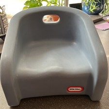 VINTAGE LITTLE TIKES BEIGE BOOSTER SEAT PLASTIC TODDLER CHAIR w/HANDLE 1980s