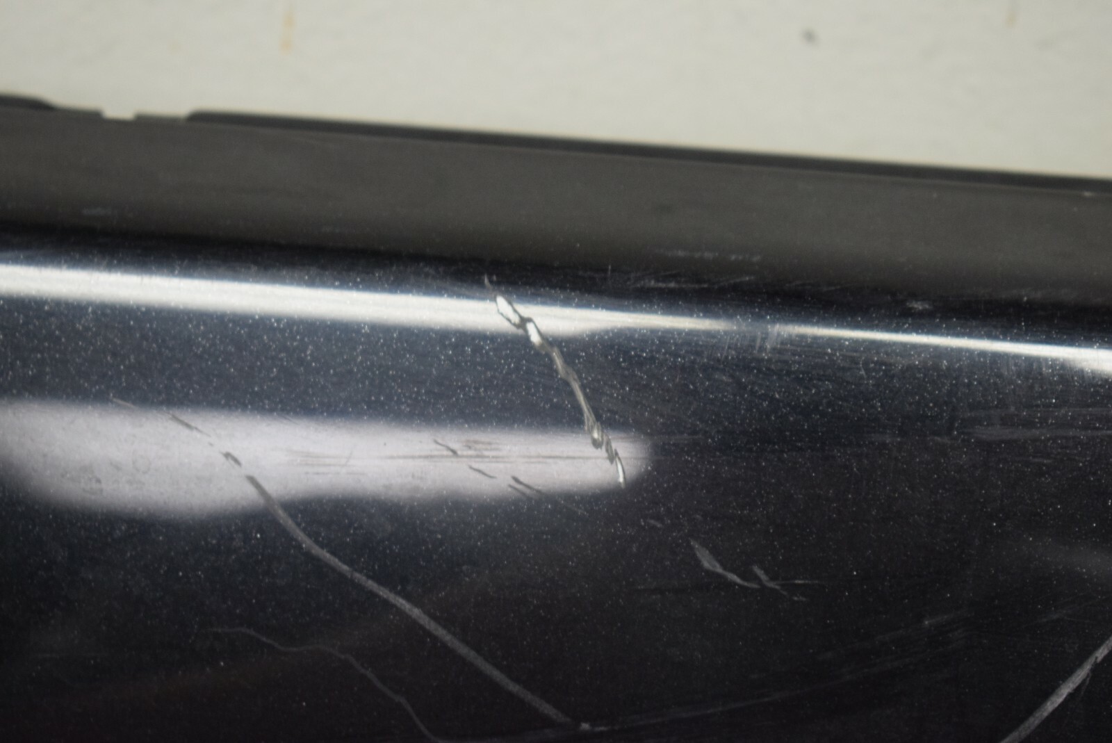 ASTON MARTIN DB9 ROCKER PANEL MOLDING FACTORY OEM.