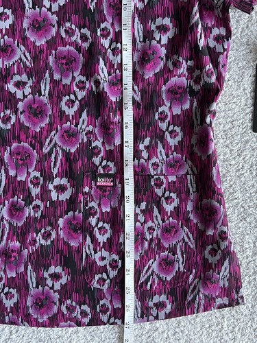 Koi Lite Stretch Scrub Top Women’s Medium Pink Impress Flowers Nursing Medical - Picture 7 of 10