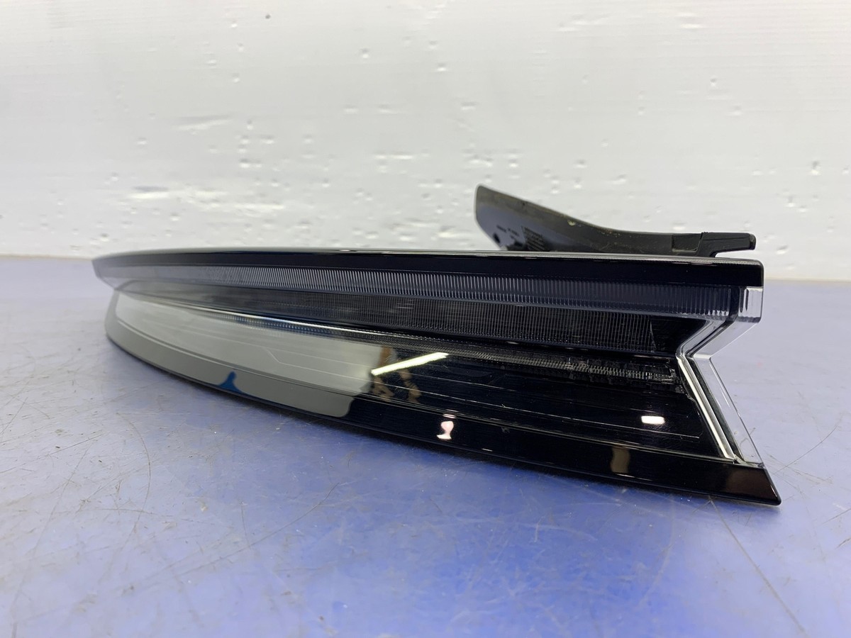 2020 - 2022 PORSCHE TAYCAN OEM LEFT REAR TAIL LIGHT LAMP ASSEMBLY  