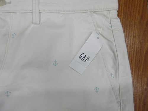 ¡NUEVO! PANTALONES CORTOS GAP REGULAR FIT ALGODÓN/SPANDEX OFF WHITE ESTAMPADO NÁUTICO Talla 32 - Imagen 2 de 5