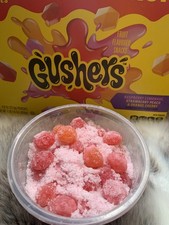 Sweet and sour Strawberry Gushers 8oz