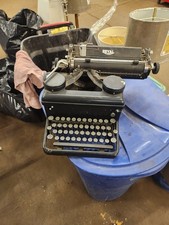 Vintage Royal typewriter thumbnail