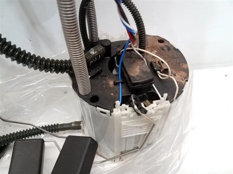 GMC Terrain 2010-15 (2,4 L/emisiones de alimentación) bomba montada en tanque y auxiliar  Foto 3 de 4