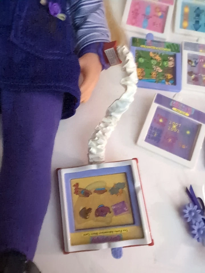 Amazing Ally 90s Interactive Doll 1999 With Cards And Card Insert Tea Pot & Box - Image 4 of 4