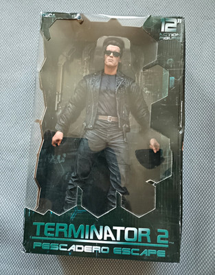 NECA Terminator 2 T-800 Pescadero Escape 12'' Action-Figur schwarz
