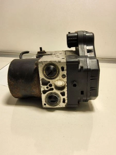 2004-2006 LEXUS RX330 Actuator and Pump Assembly; AWD, w/o adaptive cruise - Image 2 of 4