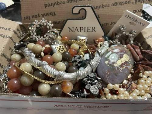 Vintage & Modern Costume Jewelry Lot ~Some Signed ~Small Priority Box #1347