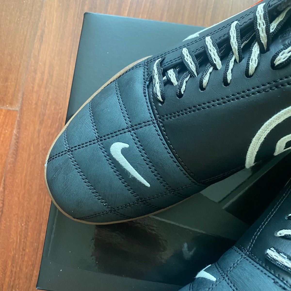 Nike Total 90 3 SP Mens Womens Indoor Soccer Shoes Black Gum