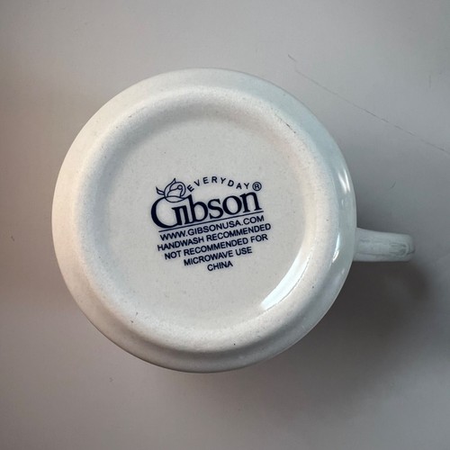 Gibson Everyday Holiday Gold Cups Saucers Holly Berries Lot of 4 Sets - Picture 4 of 20