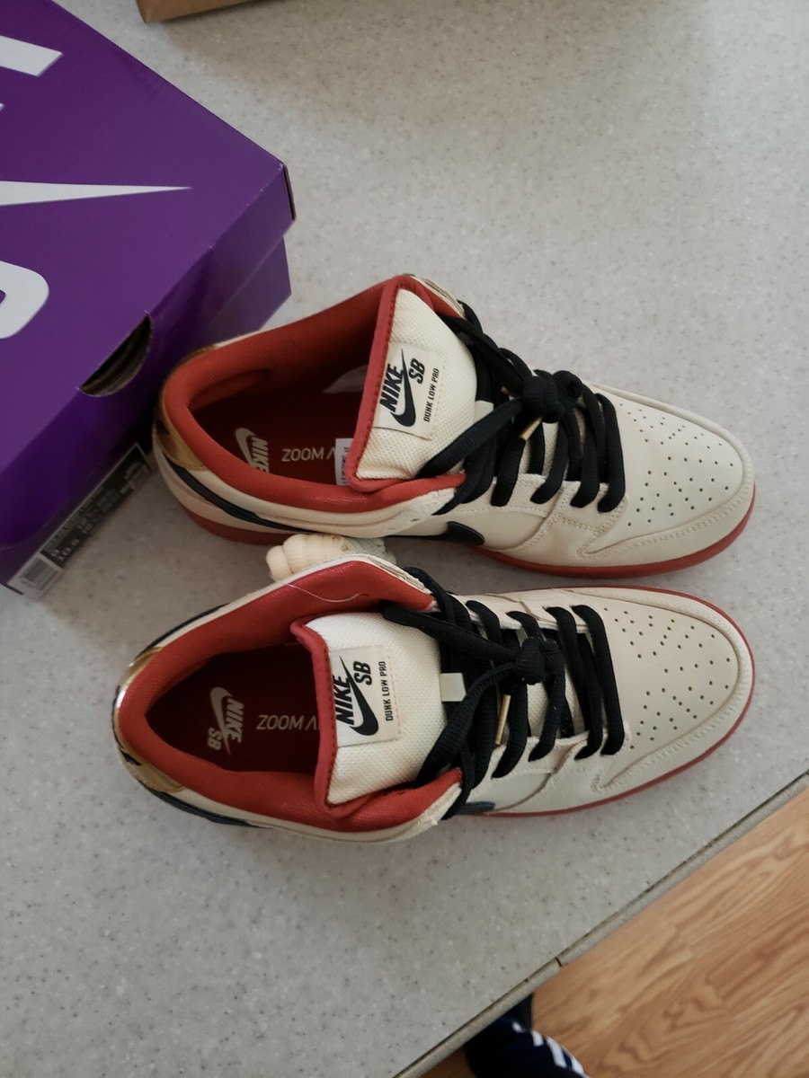 dunk low muslin on feet