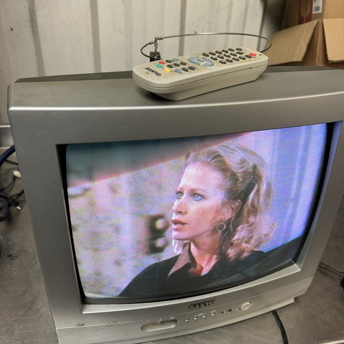 Vintage Sanyo Retro Portable 14" Röhrenfernseher Gaming SCART - Bild 3 von 13