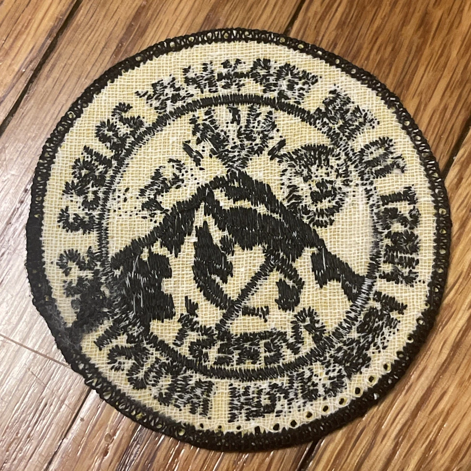 Vintage 50’s Himalayan Industries Mount Everest Expedition Climbing Sew Patch - Image 2 of 4