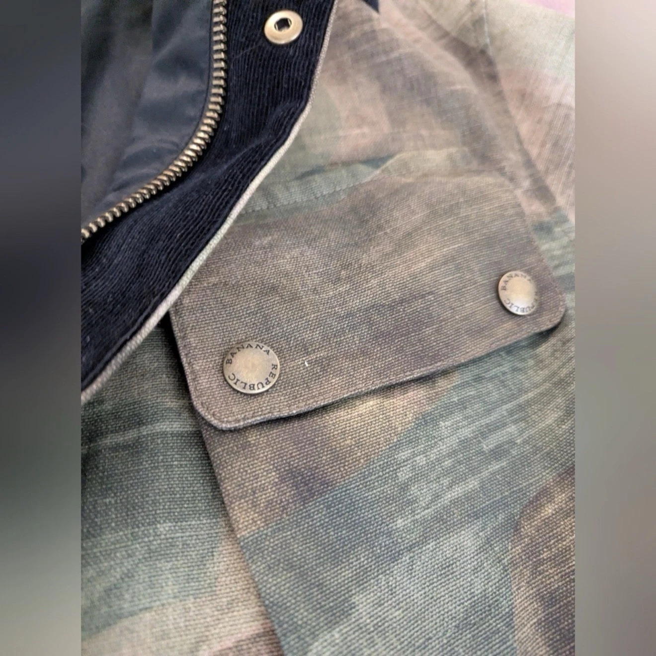 Banana Republic Men’s Green Camouflage Jacket  - product detail image 7