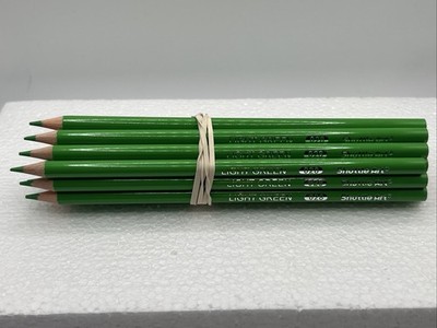 (20 COUNT) LIGHT GREEN 028 - Shuttle Art Colored Pencils
