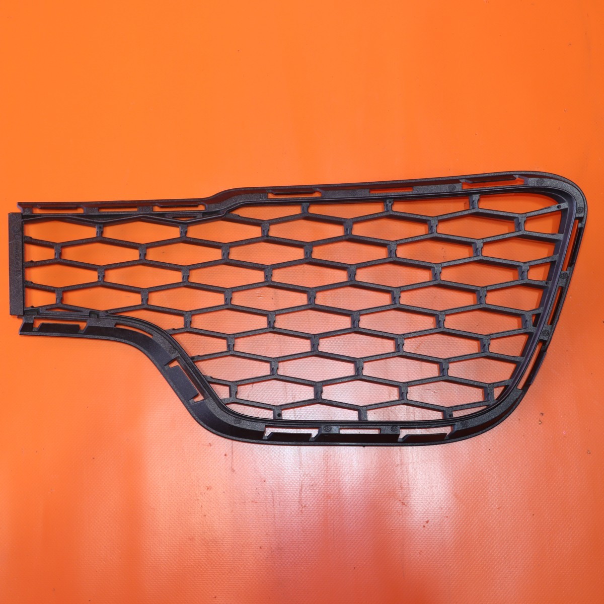 Maserati Ghibli 2014-2017 Left Lower Grille P/N 670010766