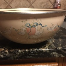 Vtg International Marmalade Geese metal 3 Bowl Nesting Set with enamel Finish