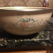 Vtg International Marmalade Geese metal 3 Bowl Nesting Set with enamel Finish