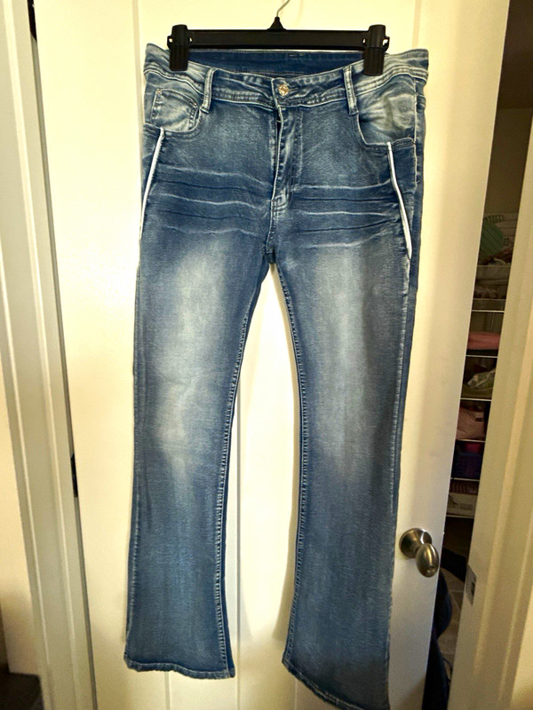 Women’s Flared Blue Medium Wash Denim Jeans Size L Stars Theme 5-Pocket