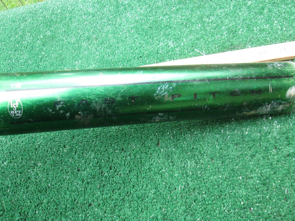 Bate de lanzamiento rápido de softbol digno de Michelle Smith -9 SWBTB 2 1/4" BPF 1,20 original Empuñadura Foto 3 de 4