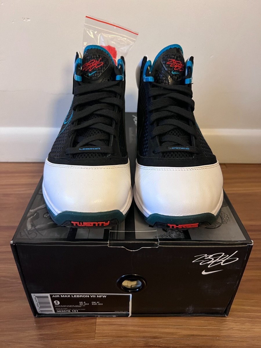 vapormax plus black university gold