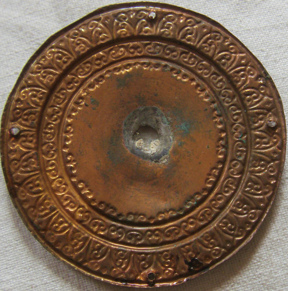 Badge / Plaque Métallique "Femme Corse" - Ancien, En Cuivre, Thème Tourisme Et Blason, Occasion