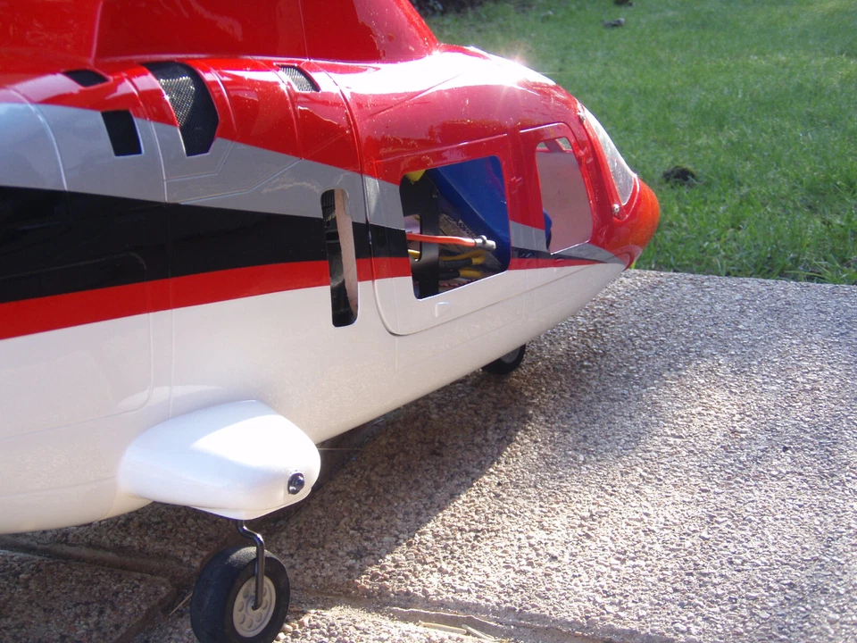 Agusta A-109 / 500er Mechanik/4Blattrotorkopf -Flugfertig - Bild 2 von 4