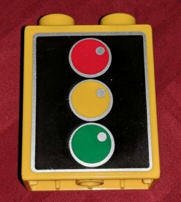 LEGO DUPLO 2X1X2 YELLOW TRAFFIC LIGHT DECAL PIECE PART CITY TOWN STOP SIGNAL # 2