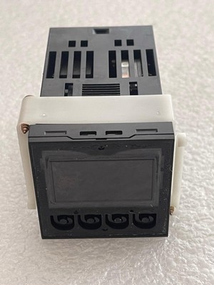 OMRON E5CN-R1TCU TEMPERATURE CONTROLLER