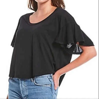 Free People schwarzes T-Shirt Größe M Damen Boxy Float On Tee kurze Flatterärmel