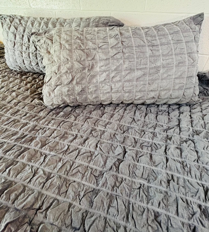 Conjunto de edredom Martha Stewart Collection cinza fofo 3 peças King 2 fronhas - Imagem 3 de 4