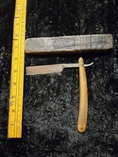 antique Wade  Butcher sheffield England straight razor with motto Etched W/ Box