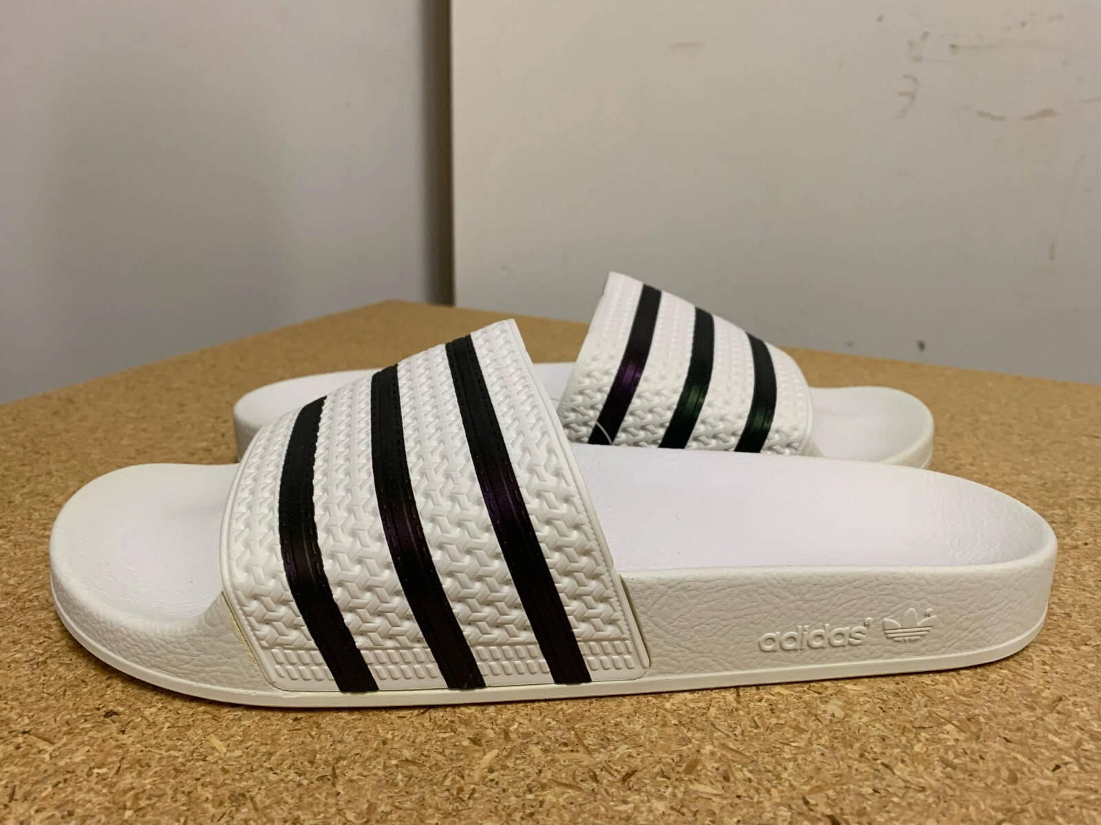 12 sandali da uomo Adidas adilette XENO Slides BB0117 bianchi neri diapositive riflettenti