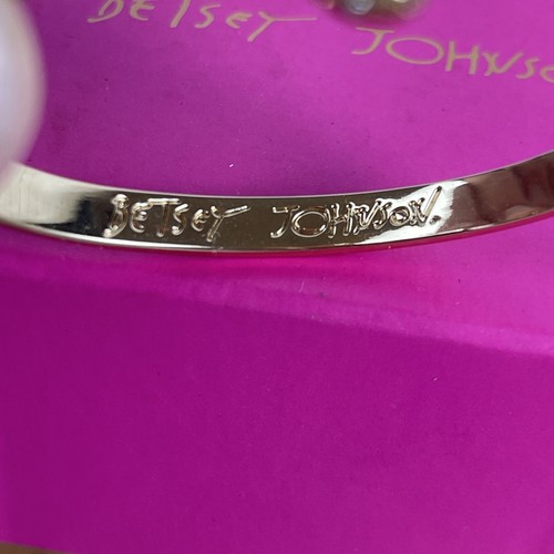 Betsey Johnson SKULL Pink Bow Rhinestone Heart Hinged Bangle Bracelet - Picture 3 of 5