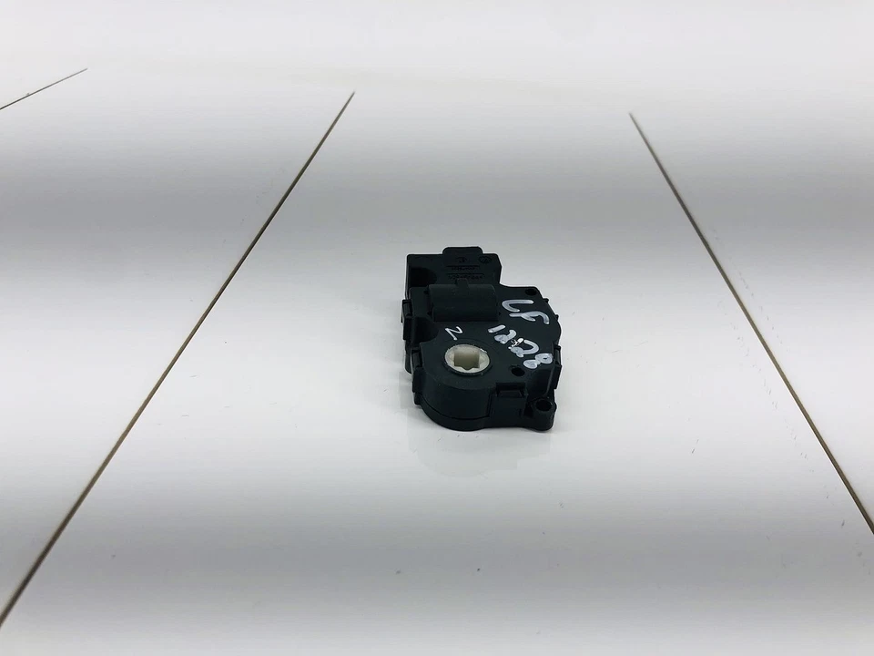 08-13 BMW 128I E82 SALPICADERO LADO IZQUIERDO CLIMATIZACIÓN VENTILACIÓN AIRE SOLAPA PUERTA ACTUADOR OEM Foto 2 de 4