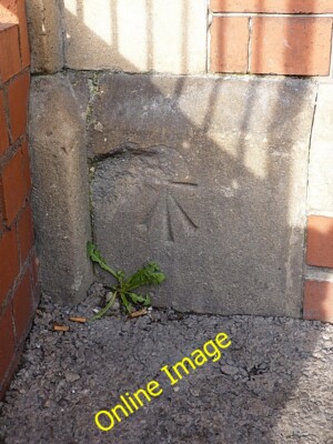 Foto 6x4 OS Benchmark - Hay Mills, ehemalige Polizeistation South Yardley T c2014