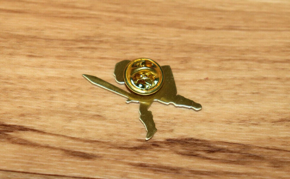 The Legend of Zelda Link Rare Promo Pin Nintendo SNES NES Vintage Collectible - Image 3 of 4