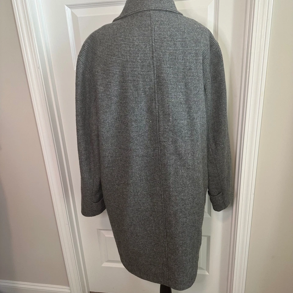 J. Crew Men's Quilted Lined Wool Blend Tweed Overcoat Size L - Image 2 of 4