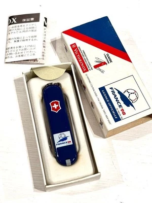 Couteau suisse Victorinox Classic FRANCE 98 modèle limité coupe du monde de f... - Photo 1/3