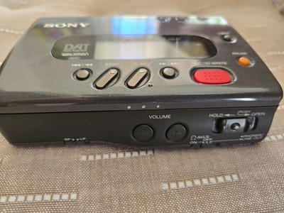 Sony TCD-D7 DAT Walkman Recorder Made in Japan Not Working Part Only